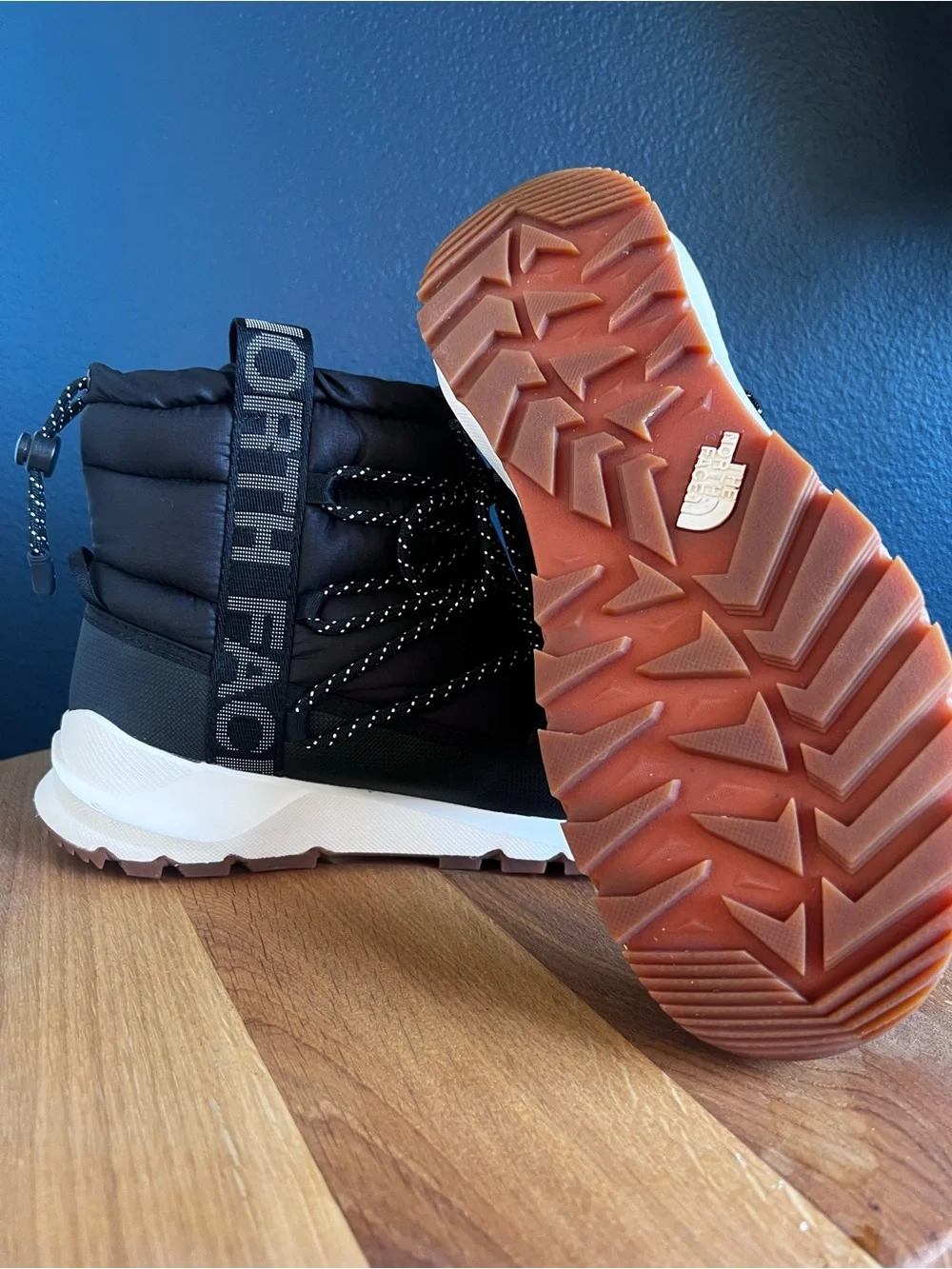 The North Face ThermoBall Lace Up Waterproof Booties | Size 9 - Picture 5 of 5